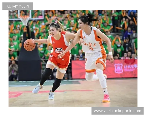 女篮姑娘用汗水换来掌声与尊重，女篮女生